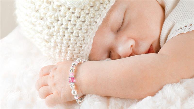 Ce bijuterii nu trebuie sa poarte niciodata bebelusul tau?