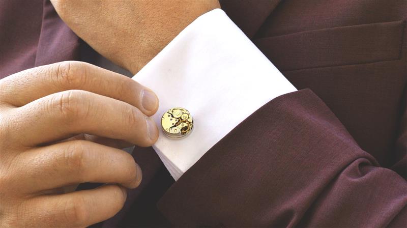 Cum se pun si cum se poarta butonii la camasa?